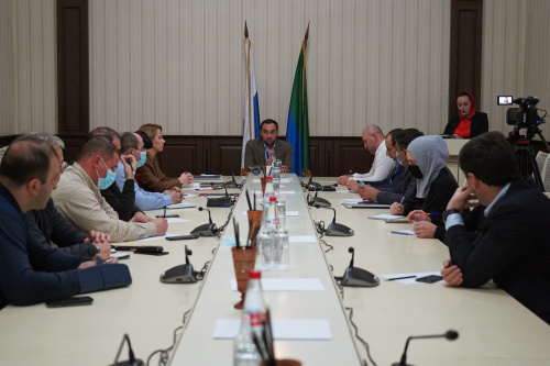 Мэр Дербента встретился с представителями Дагнаследия 